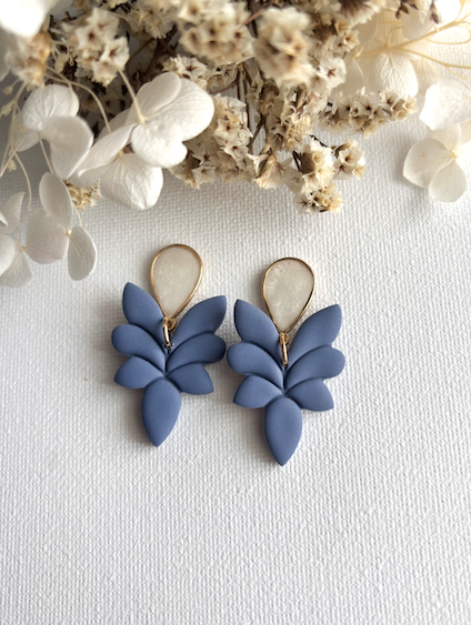"Elyra" - Denim Blue Szárny Polymer Fülbevaló