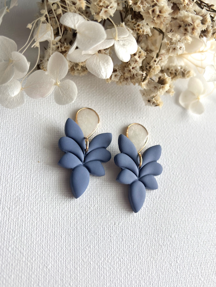 "Elyra" - Denim Blue Szárny Polymer Fülbevaló