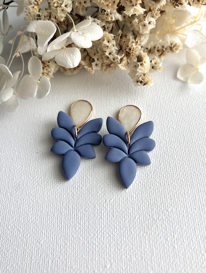 "Elyra" - Denim Blue Szárny Polymer Fülbevaló